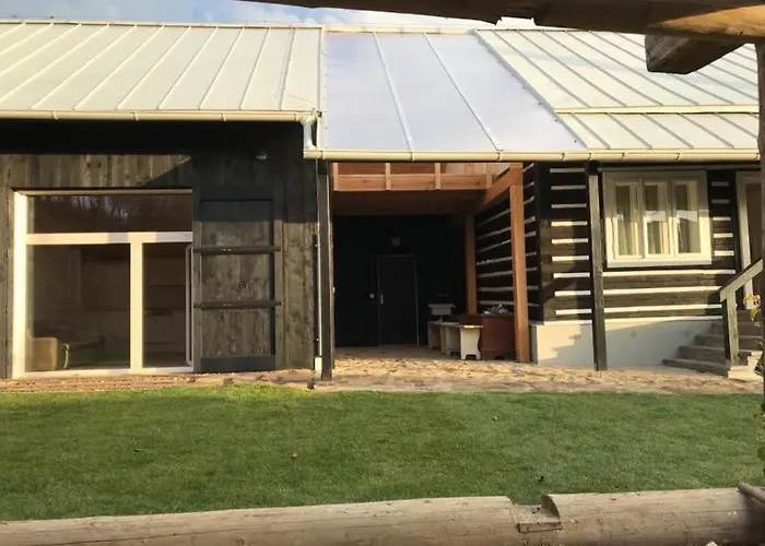 Деревянный коттедж U Dedka Legnava